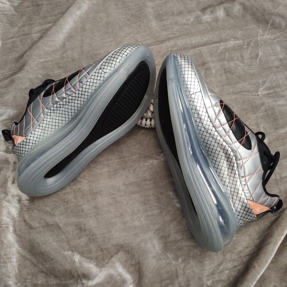 Nike Sneaker - Picture 7 of 7